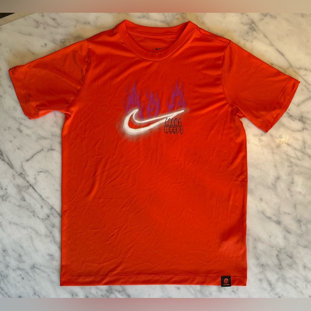 NWOT The Nike Tee Dri-Fit Basketball Short Sleeved Shirt - Boy’s Size XL